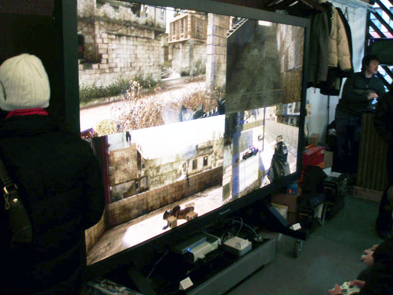 Illustration for article titled Gaming On A 103-Inch Plasma Television, Or Why You Should Embrace Split-Screen Multiplayer Again